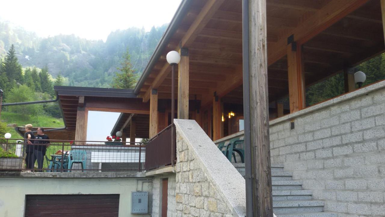 ホテル Rifugio Stella Alpina Saviore dell'Adamello エクステリア 写真